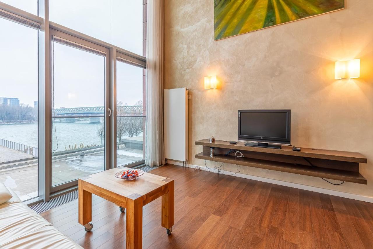 Luxury With Danube River View Bratislava Buitenkant foto